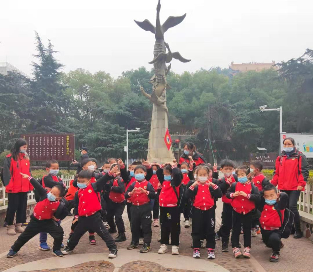 衡陽幼高專附屬幼兒園舉行研學(xué)活動