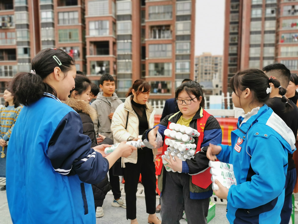 讓愛與溫暖照進(jìn)孩子的心里---衡陽幼高專耒陽學(xué)院走進(jìn)特殊學(xué)校