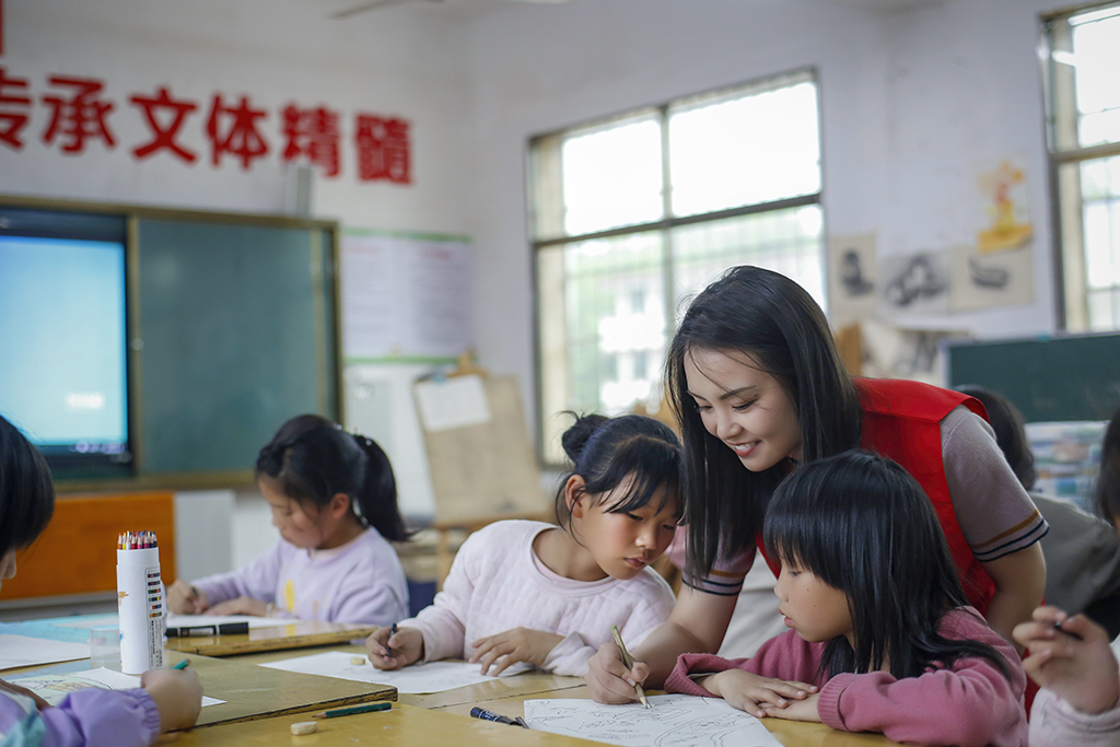 “藝”起成長，伴你同行 ——衡陽幼兒師專志愿者赴衡南縣松江聯(lián)合學(xué)校長嶺校區(qū)開展支教幫扶活動(dòng)