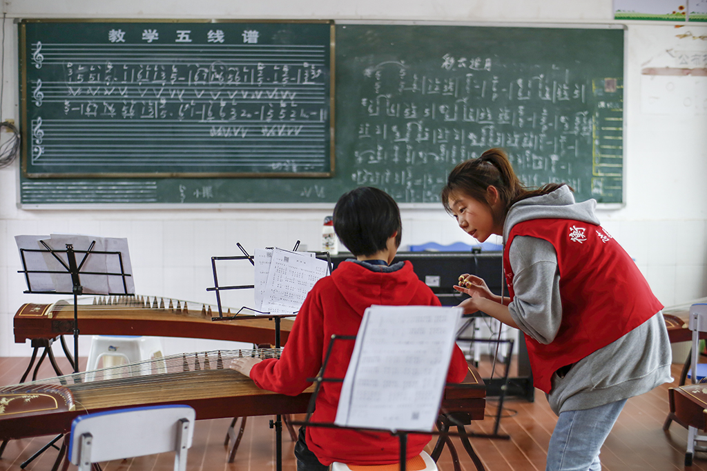 “藝”起成長，伴你同行 ——衡陽幼兒師專志愿者赴衡南縣松江聯(lián)合學(xué)校長嶺校區(qū)開展支教幫扶活動(dòng)